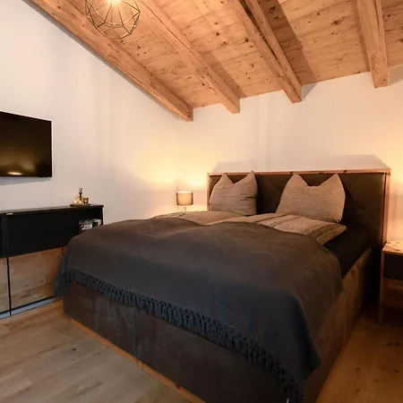 Hoffmann-schiffer Apartment *